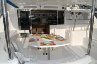 Leopard 46 - cockpit dining